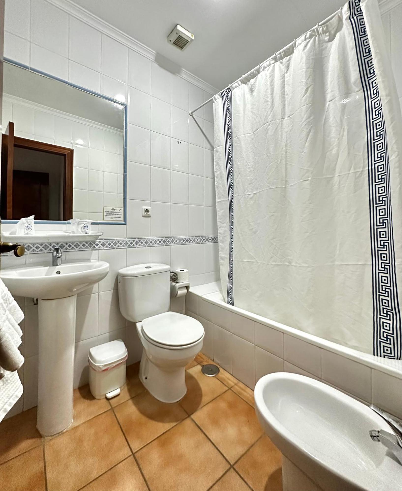 Hostal Mellizo ليبريخا المظهر الخارجي الصورة